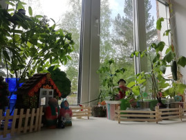 Маленькие огородники из группы "Малыши- крепыши" радуют всех своим богатым урожаем! 🎉 Наши воспитанники проявили себя настоящими трудолюбивыми огородниками. С большим удовольствием и старанием они ухаживают за своим мини-огородом, поливая грядки и внима Маленькие огородники из группы "Малыши- крепыши" радуют всех своим богатым урожаем! 🎉 Наши воспитанники проявили себя настоящими трудолюбивыми огородниками. С большим удовольствием и старанием они ухаживают за своим мини-огородом, поливая грядки и внима.